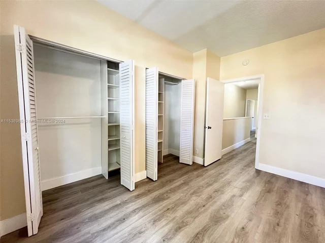 870 Sorrento Dr, Weston FL 33326