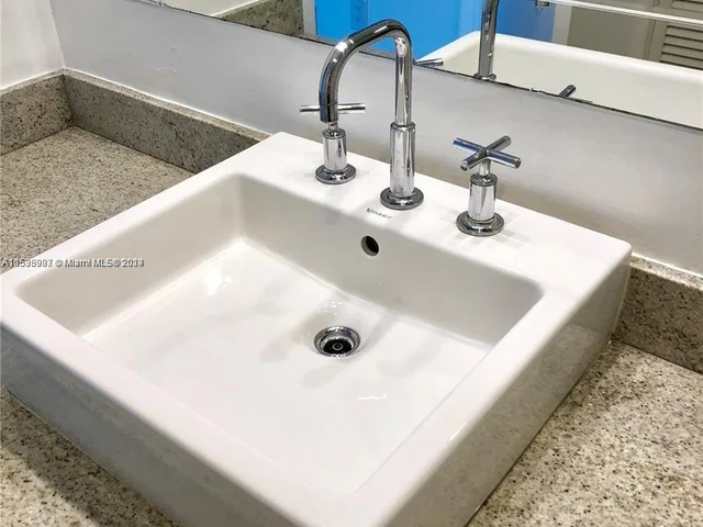 185 SW 7th St # 2900, Miami FL 33130