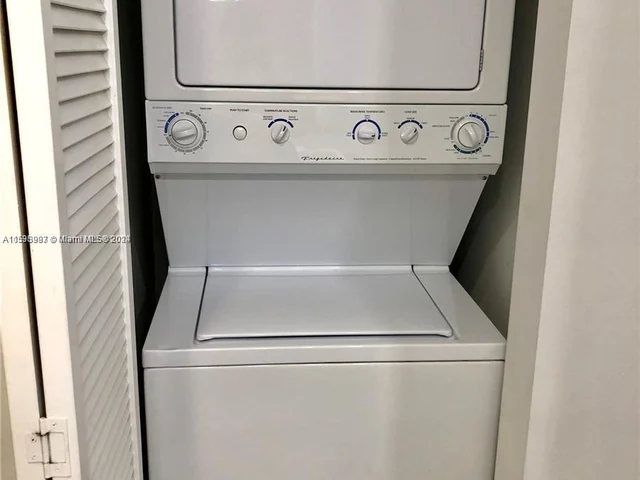 185 SW 7th St # 2900, Miami FL 33130