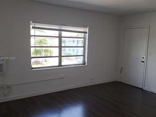 428 NE 82nd St # 4E, Miami FL 33138