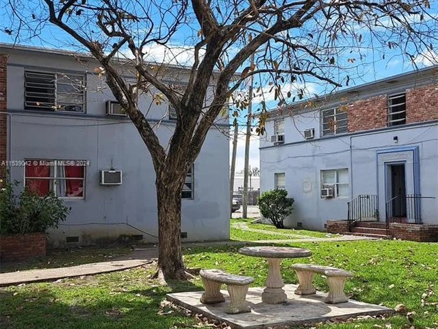 428 NE 82nd St # 4E, Miami FL 33138