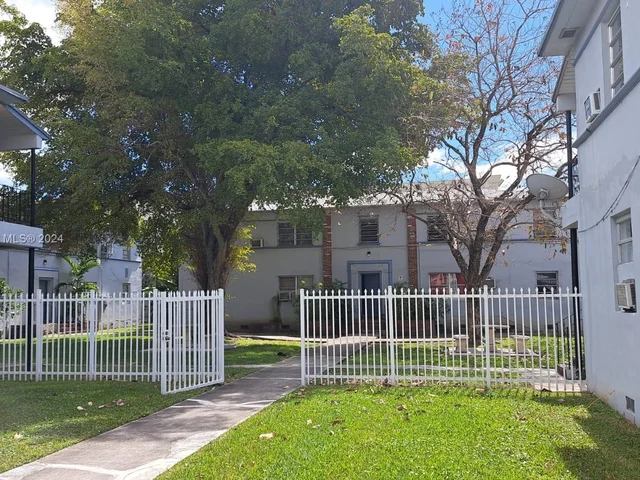 428 NE 82nd St # 4E, Miami FL 33138