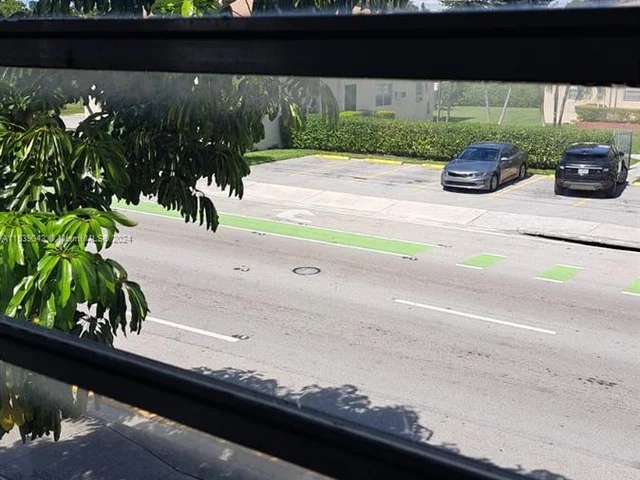 428 NE 82nd St # 4E, Miami FL 33138