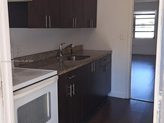 428 NE 82nd St # 4E, Miami FL 33138