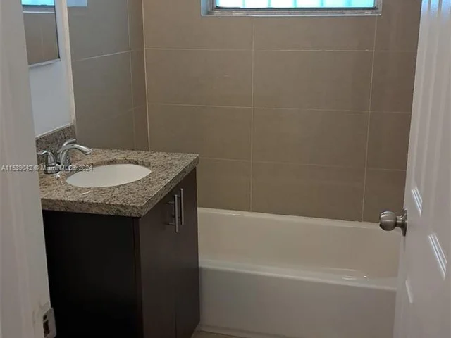 428 NE 82nd St # 4E, Miami FL 33138