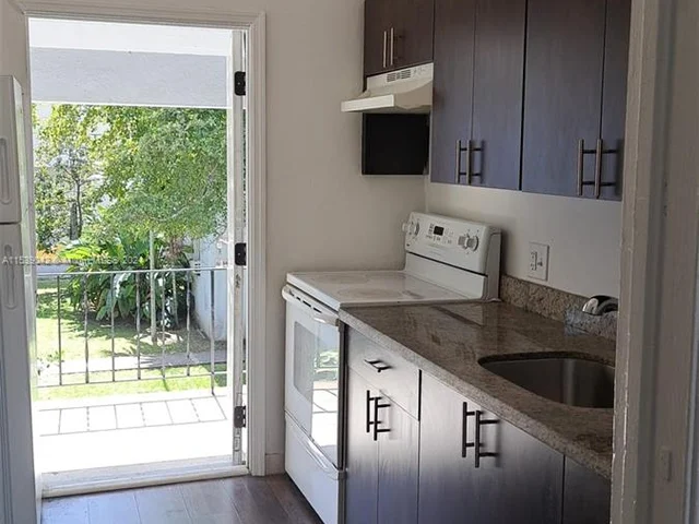 428 NE 82nd St # 4E, Miami FL 33138