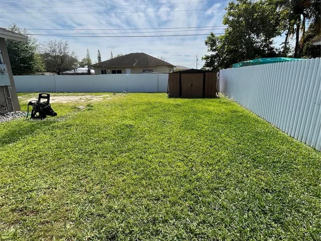 3500 NW 213th St, Miami Gardens FL 33056