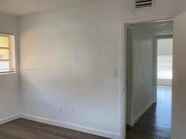 10907 N Kendall Dr # 422, Miami FL 33176