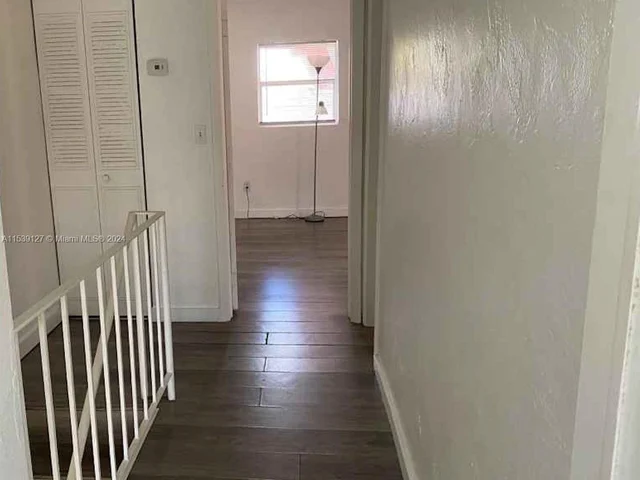 10907 N Kendall Dr # 422, Miami FL 33176