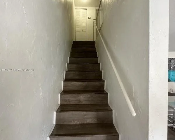 10907 N Kendall Dr # 422, Miami FL 33176