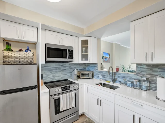 1777 SE 15th St # 217, Fort Lauderdale FL 33316