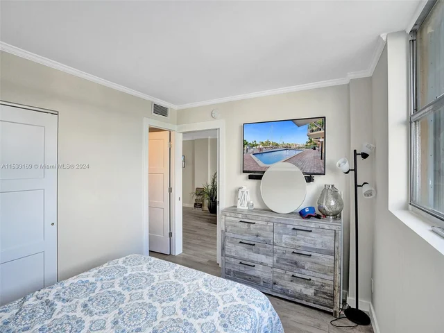 1777 SE 15th St # 217, Fort Lauderdale FL 33316