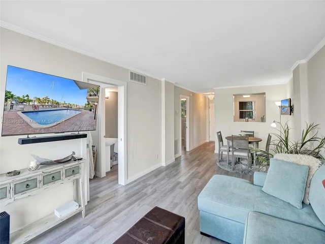 1777 SE 15th St # 217, Fort Lauderdale FL 33316