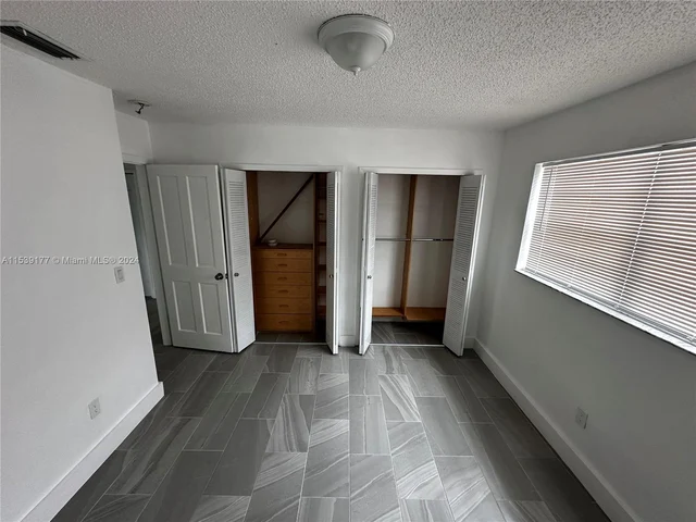 6895 SW 39th ST, Miami FL 33155