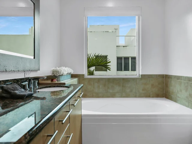 781 NE 4th Ave # 781, Fort Lauderdale FL 33304