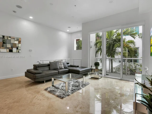 781 NE 4th Ave # 781, Fort Lauderdale FL 33304