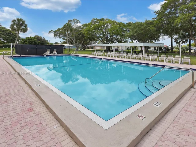 7304 Westwood Dr, Tamarac FL 33321