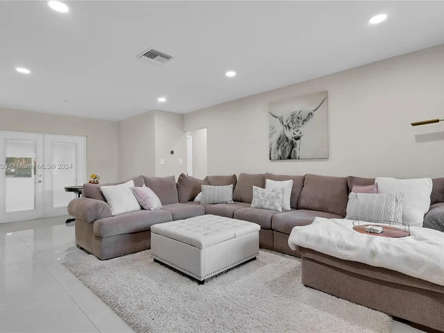 7304 Westwood Dr, Tamarac FL 33321