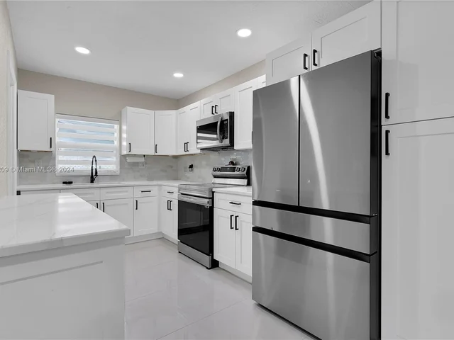 7304 Westwood Dr, Tamarac FL 33321