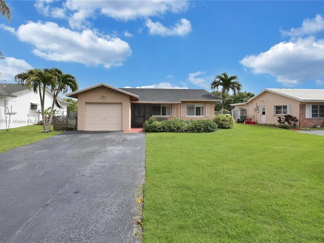 7304 Westwood Dr, Tamarac FL 33321