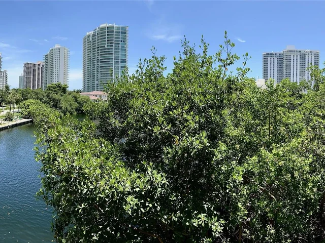 19999 E Country Club Dr # 1304, Aventura FL 33180