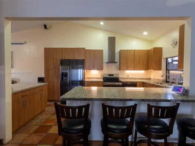 16818 Royal Poinciana Dr, Weston FL 33326