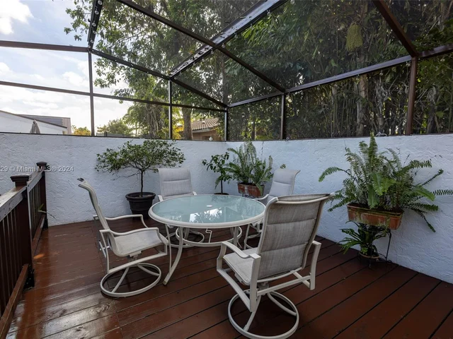 16818 Royal Poinciana Dr, Weston FL 33326