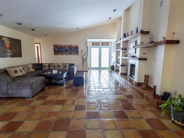 16818 Royal Poinciana Dr, Weston FL 33326