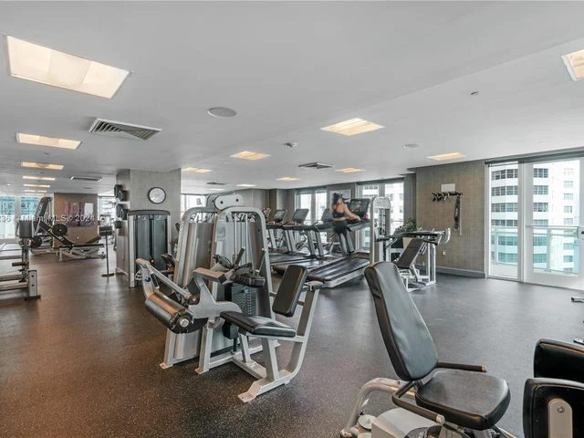 950 Brickell Bay Dr # 3008, Miami FL 33131