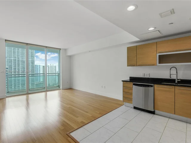 950 Brickell Bay Dr # 3008, Miami FL 33131