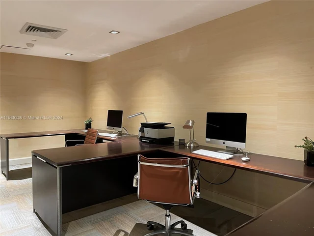 950 Brickell Bay Dr # 3008, Miami FL 33131