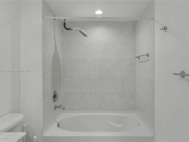 950 Brickell Bay Dr # 3008, Miami FL 33131