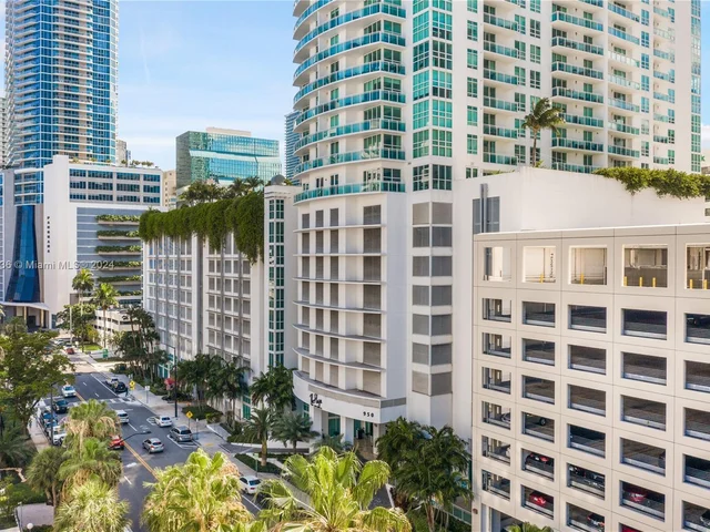 950 Brickell Bay Dr # 3008, Miami FL 33131