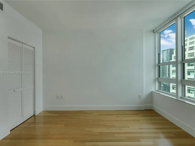 950 Brickell Bay Dr # 3008, Miami FL 33131