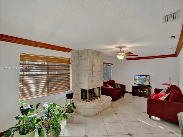 4100 NW 113th Ave, Coral Springs FL 33065