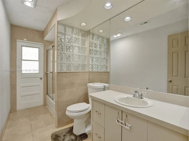 4100 NW 113th Ave, Coral Springs FL 33065