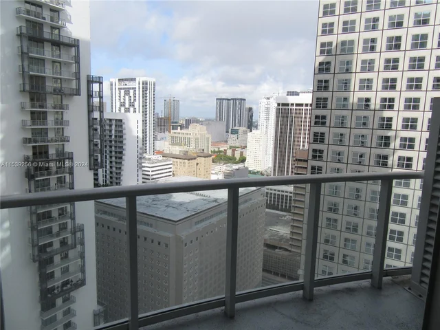 300 S Biscayne Blvd # 2805, Miami FL 33131