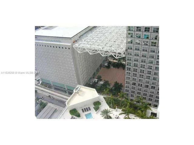 300 S Biscayne Blvd # 2805, Miami FL 33131