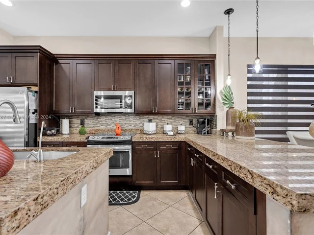 9715 W 32nd Ln, Hialeah FL 33018