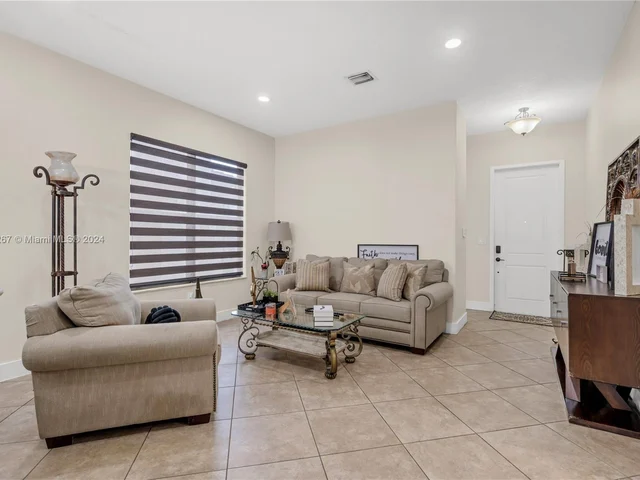 9715 W 32nd Ln, Hialeah FL 33018