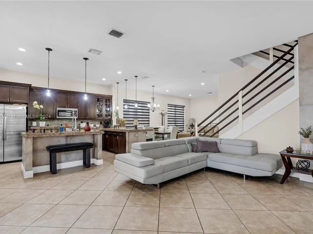 9715 W 32nd Ln, Hialeah FL 33018