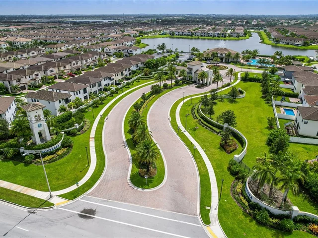 9715 W 32nd Ln, Hialeah FL 33018