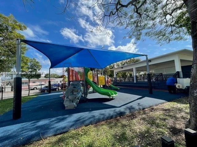 8040 Tatum Waterway Dr # 7, Miami Beach FL 33141