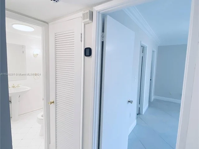 110 Salamanca Ave # 303, Coral Gables FL 33134