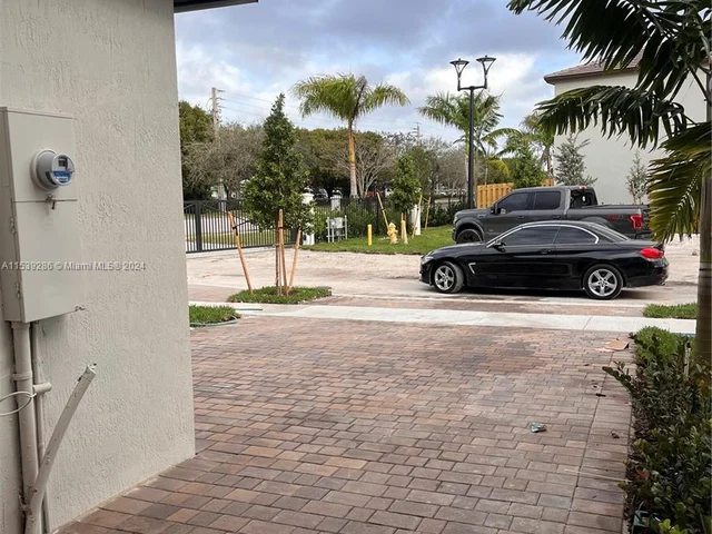 15996 SW 2nd Pl # 15996, Pembroke Pines FL 33027