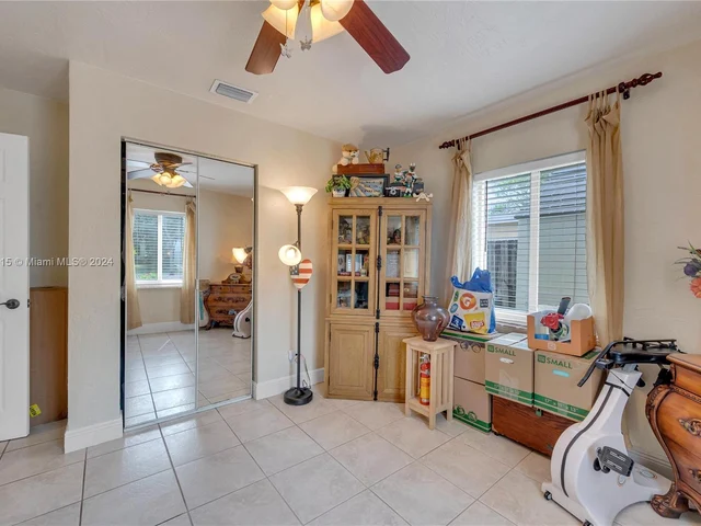 101 NE 51st St, Oakland Park FL 33334