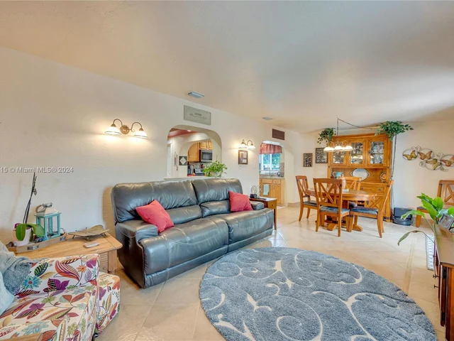 101 NE 51st St, Oakland Park FL 33334