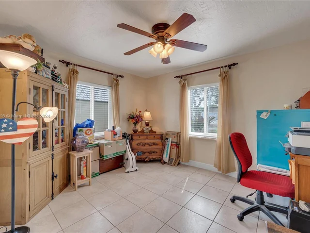 101 NE 51st St, Oakland Park FL 33334