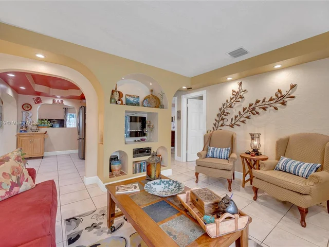 101 NE 51st St, Oakland Park FL 33334