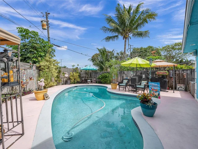 101 NE 51st St, Oakland Park FL 33334